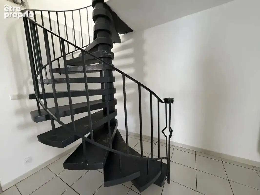 MAISON DE VILLE avec 2 garages. - photo 6