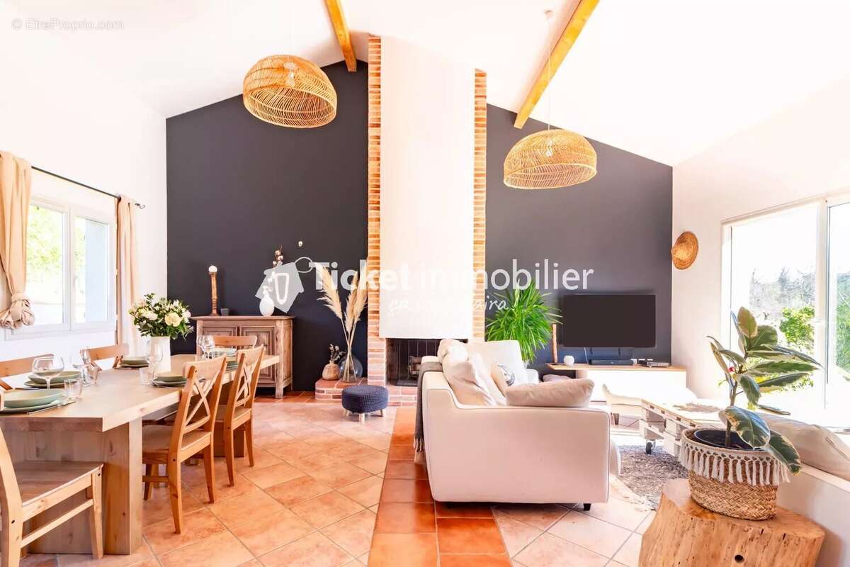 Maison à MONDONVILLE