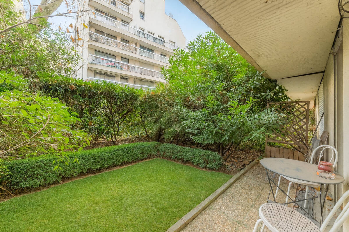 Appartement à PARIS-20E