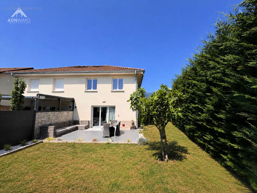 Maison à SAINT-GENIS-POUILLY