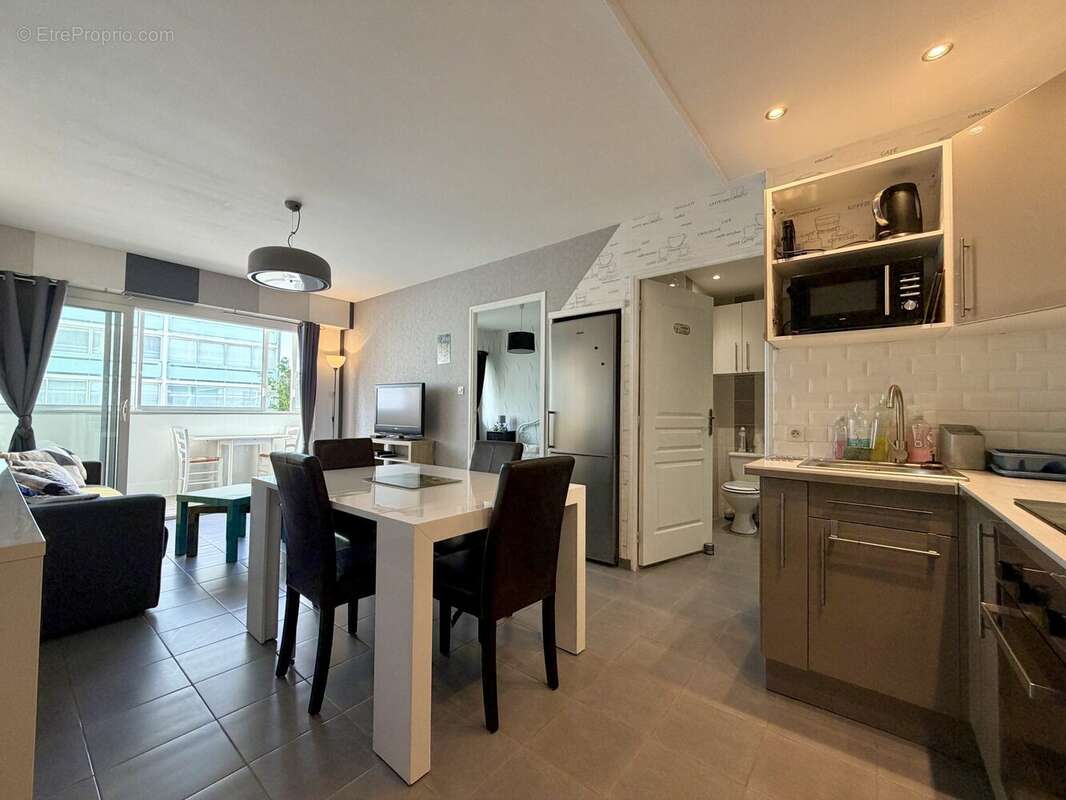 Pièce de vie - Appartement à SAINT-HILAIRE-DE-RIEZ