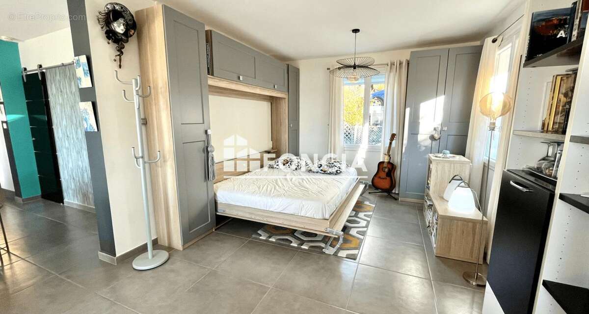 Appartement à SIX-FOURS-LES-PLAGES