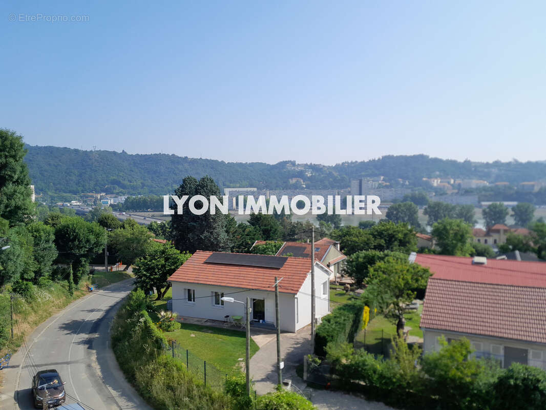 Appartement à SAINT-ROMAIN-EN-GAL