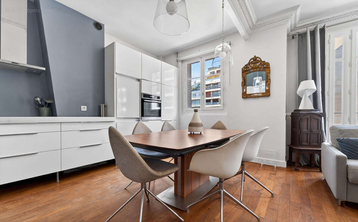 Appartement à PARIS-15E