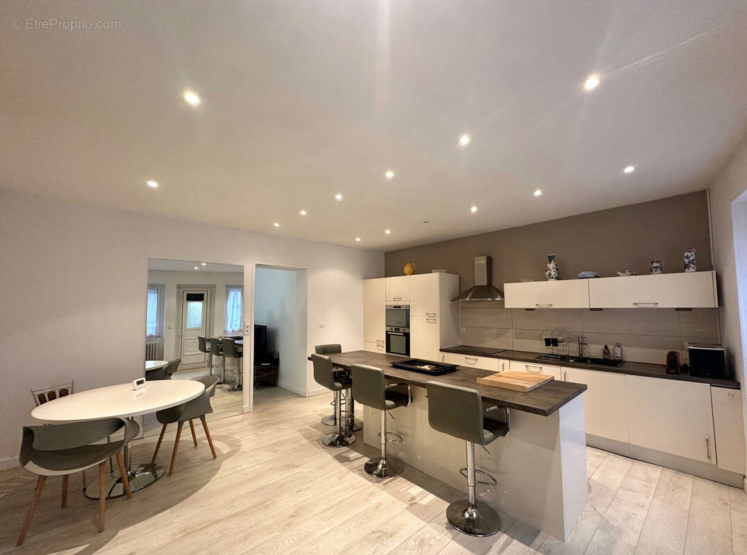 Maison à DECAZEVILLE