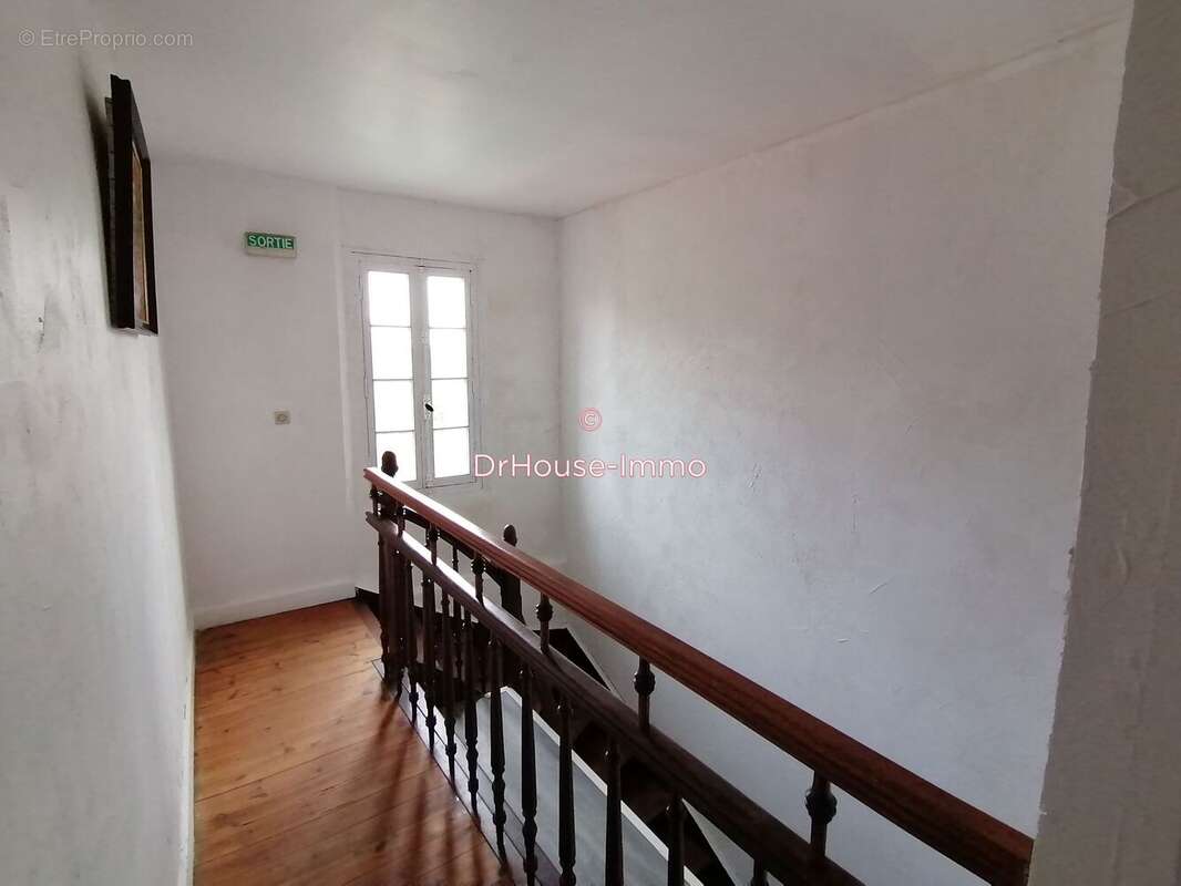 Appartement à SAINT-MEDARD-DE-GUIZIERES