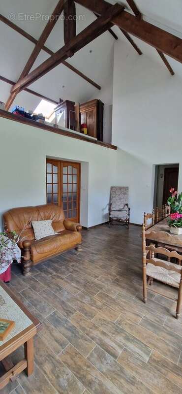 Maison à VERNOU-LA-CELLE-SUR-SEINE