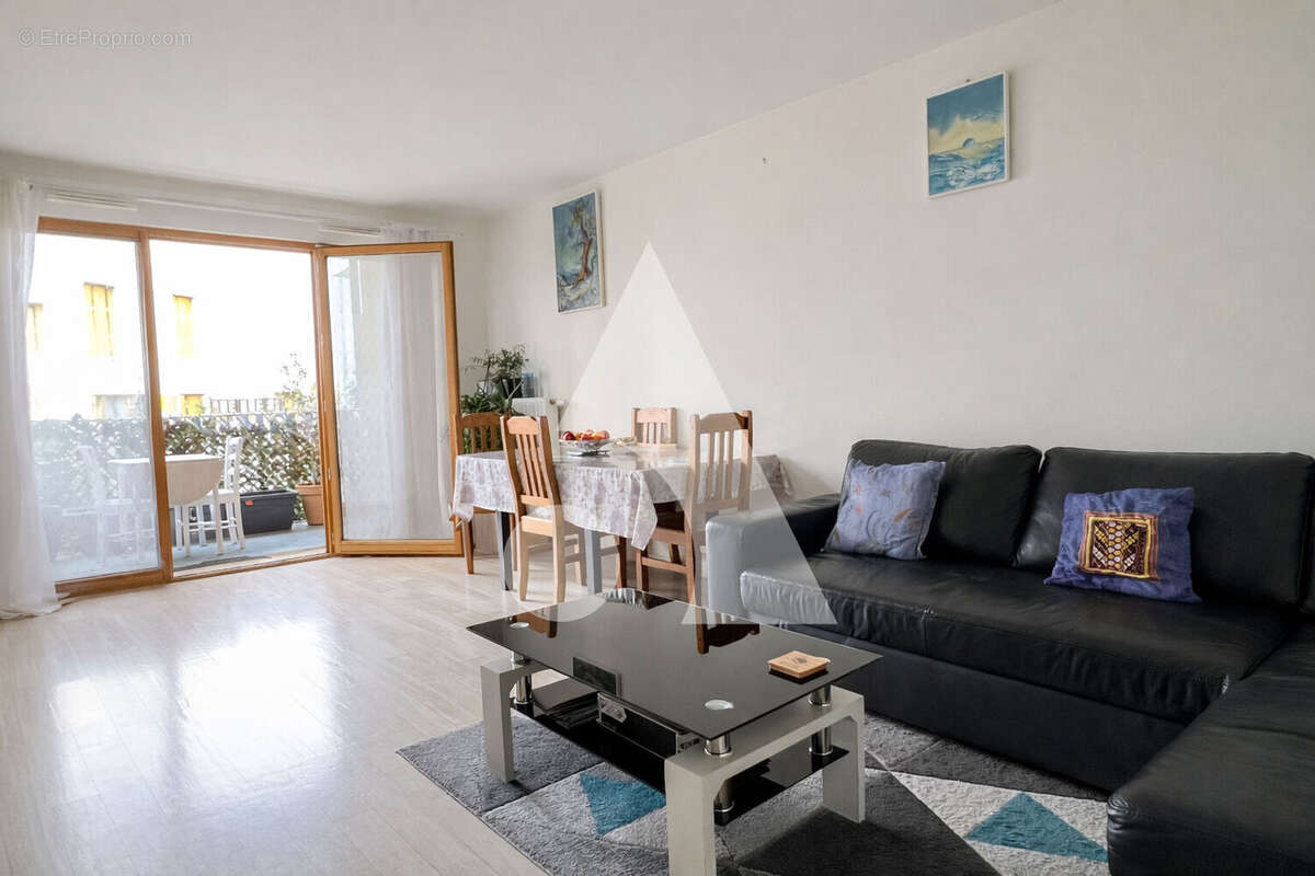 Appartement à L'ILE-SAINT-DENIS