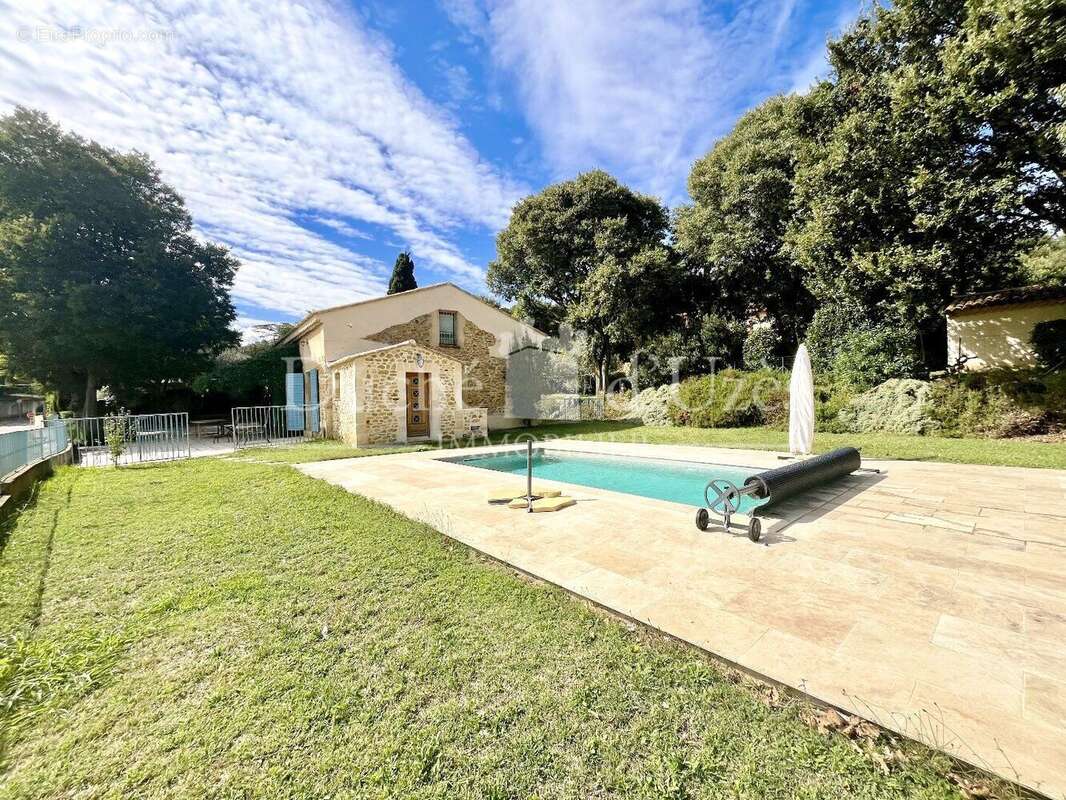 Photo 2 - Maison à UZES