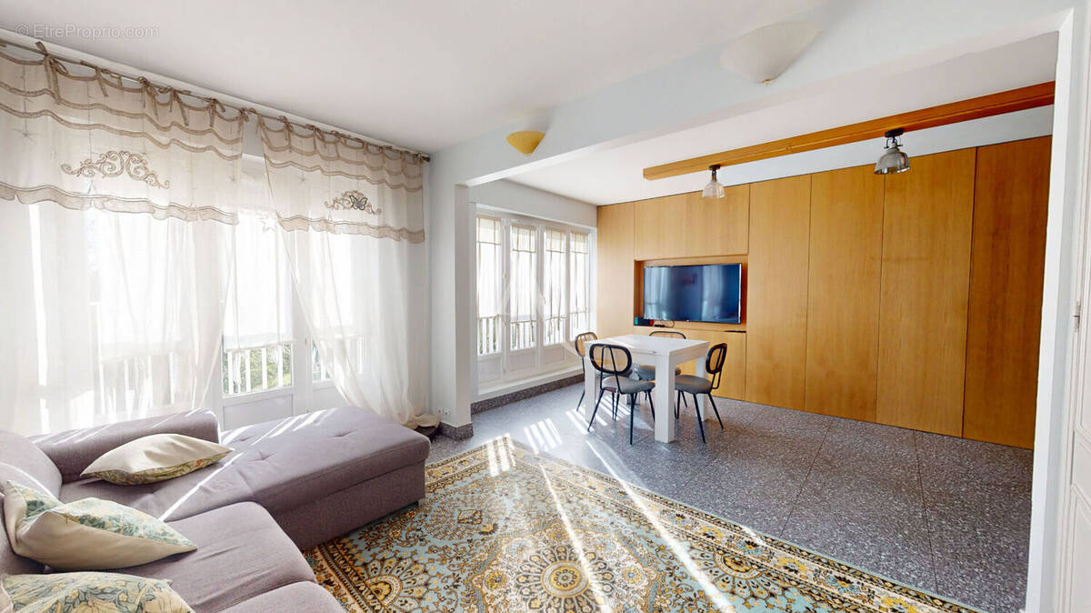 Appartement à CHILLY-MAZARIN