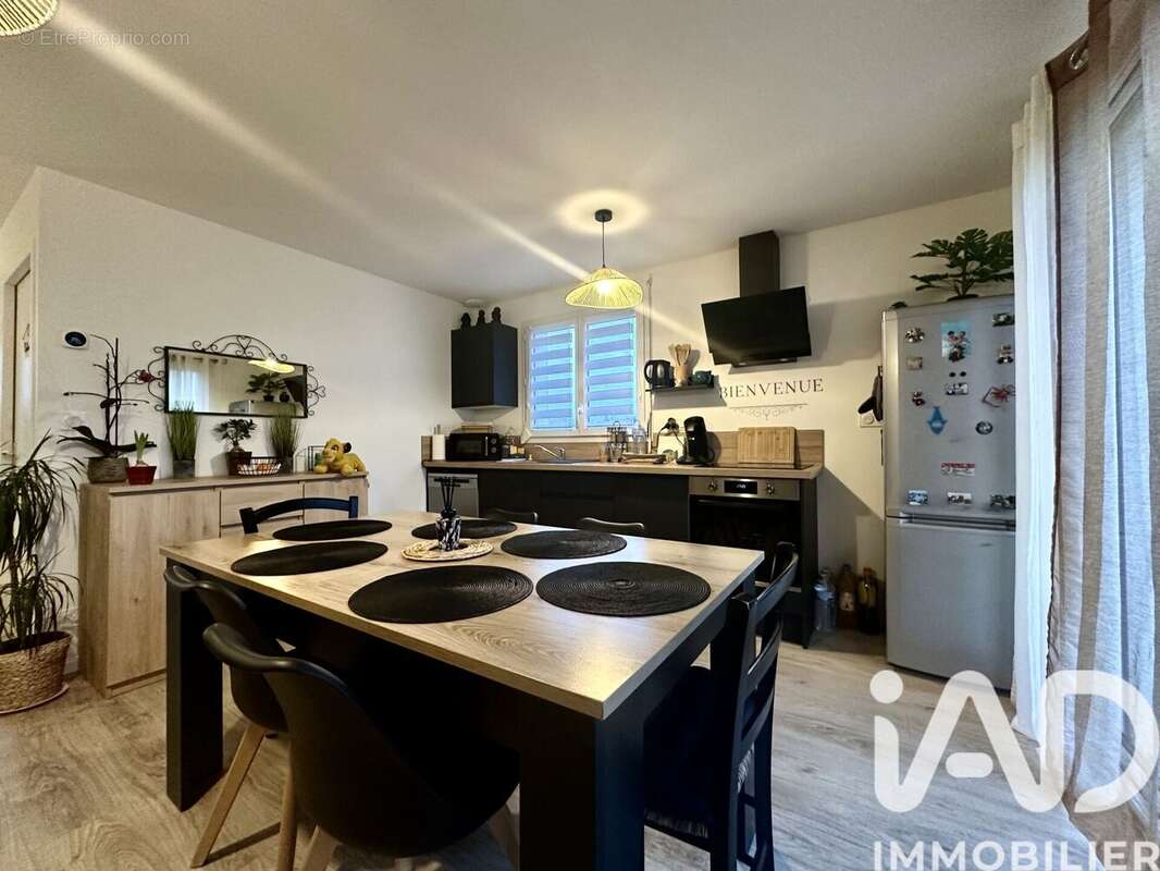 Photo 4 - Maison à LES BRULAIS