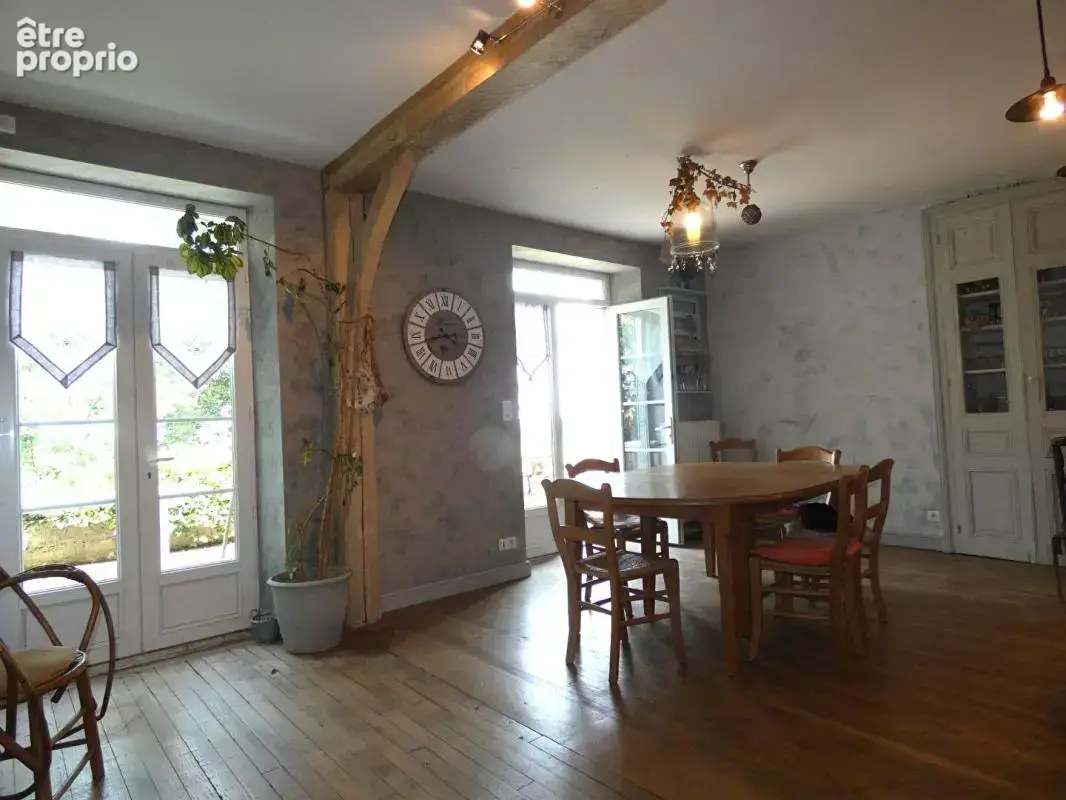 Maison 165m² / grange aménagée / bâtiments agricoles / étang / 18 hectares - photo 12