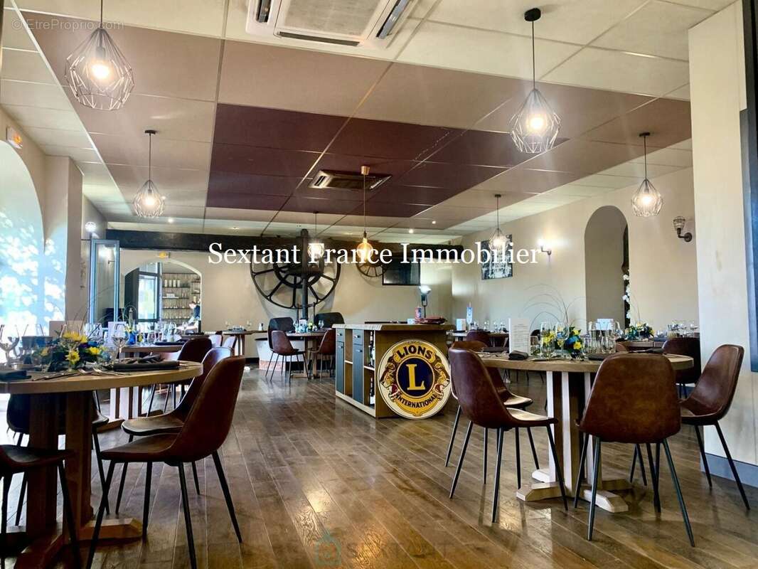 Commerce à LES MEES