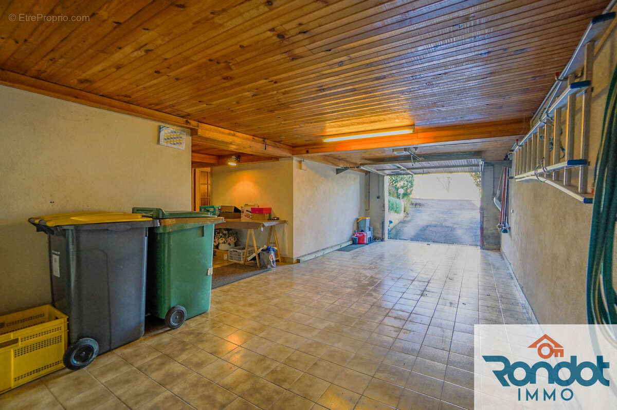 Maison à SAVIGNY-LE-SEC