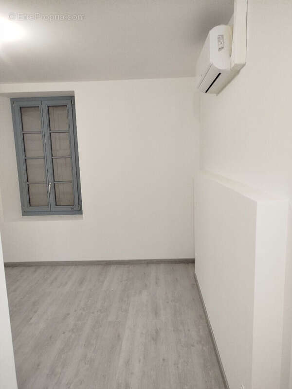 Appartement à VOLONNE