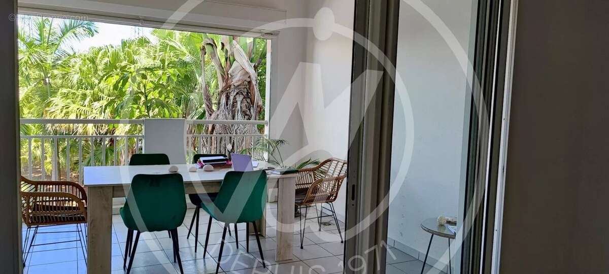 Appartement à BAIE-MAHAULT