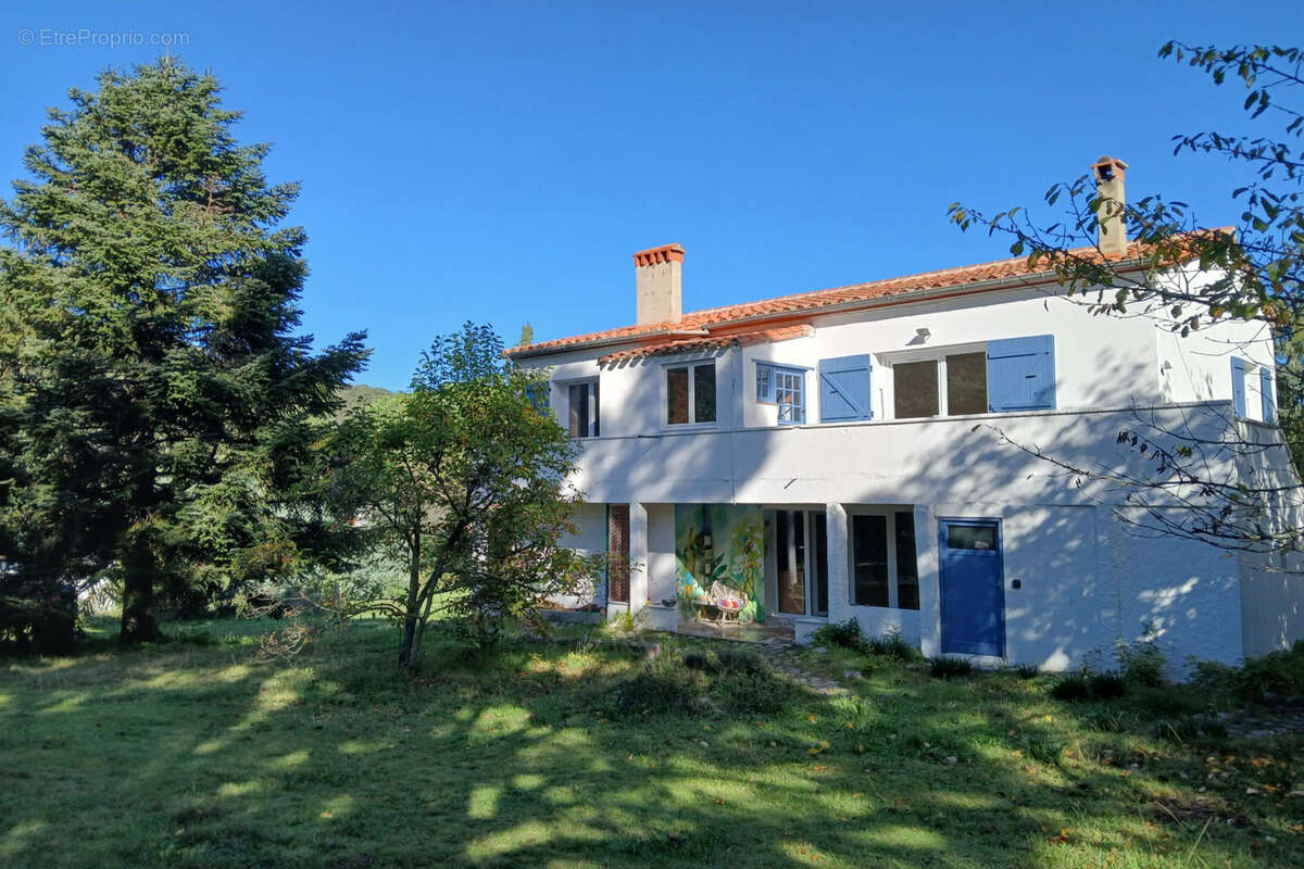 Maison à REYNES