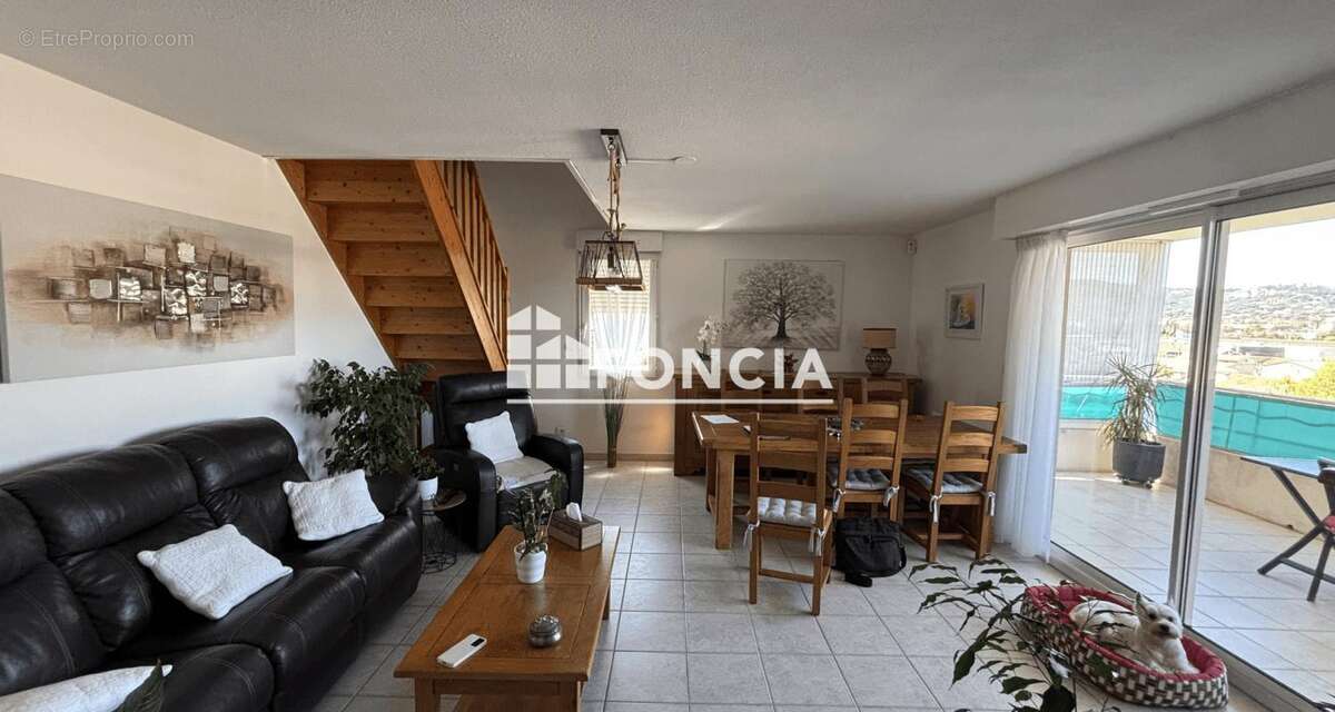Grand appartement lumineux de 3 chambres dans une résidence sécurisée avec vue dégagée, garage, parkings et terrasse - photo 7