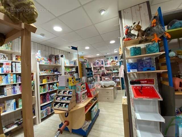 Annecy centre, bel emplacement, boutique jouets 60m² - photo 5