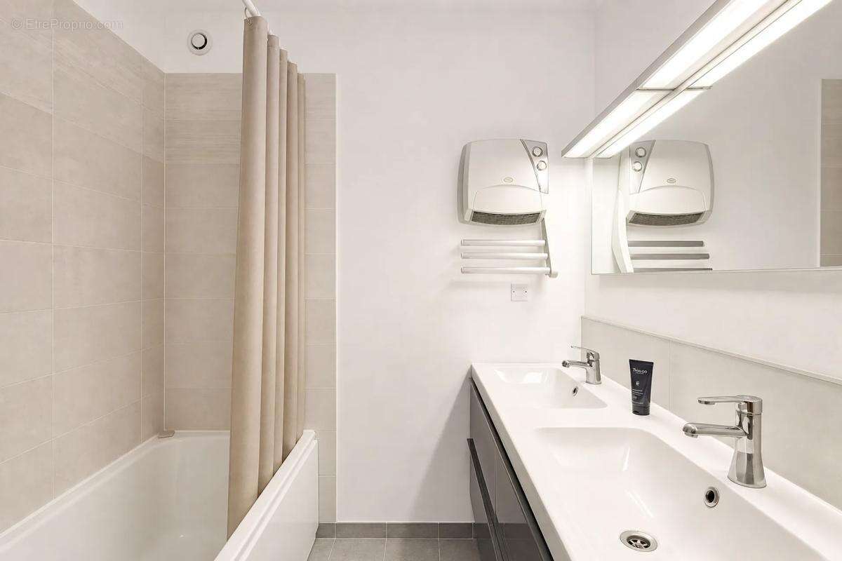Maison de 4 pièces de 82 m² à Montpezat - photo 14