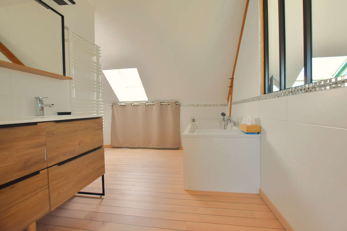 Maison à LE PERRAY-EN-YVELINES