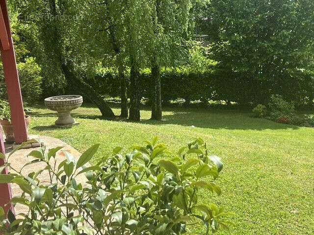 Maison 139 m² à Pugny-Chatenod  - photo 3