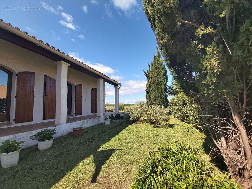 Villa de plain-pied 5 pièces avec vue dégagée à vendre à Calvisson en Vaunage - photo 2