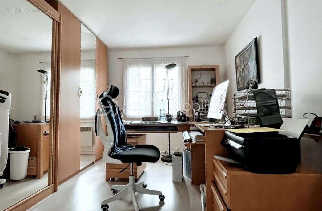 LES CLAYES - Maison de 4 chambres dans le Parc de Diane - photo 12
