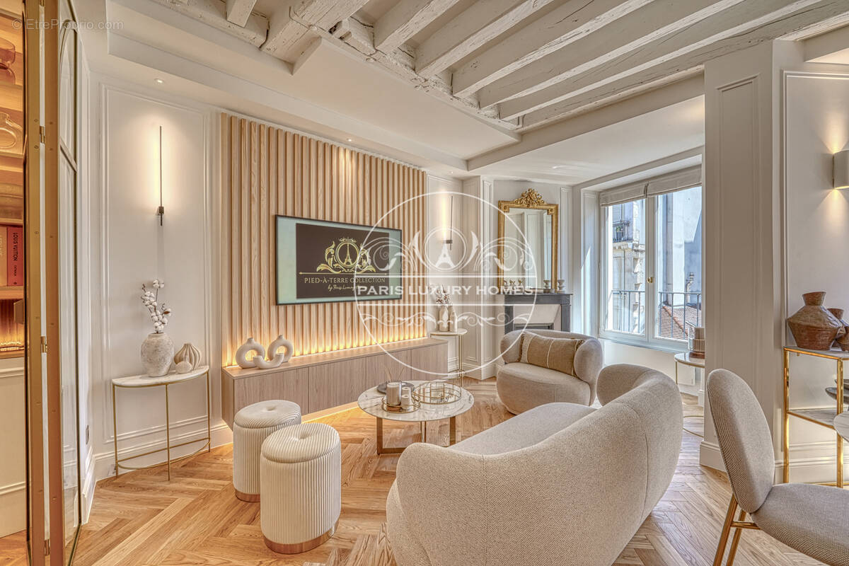 Appartement à PARIS-1E