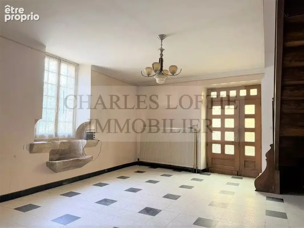 Grande maison de village avec jardinet et garage, proche de toutes les commodités - photo 2
