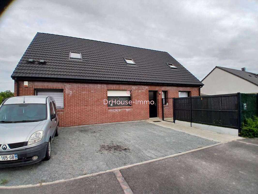 Maison à NEUF-BERQUIN