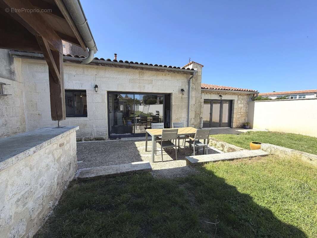 Maison à PONS