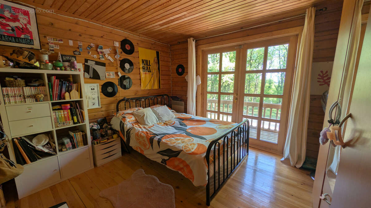 Maison à AUTOIRE
