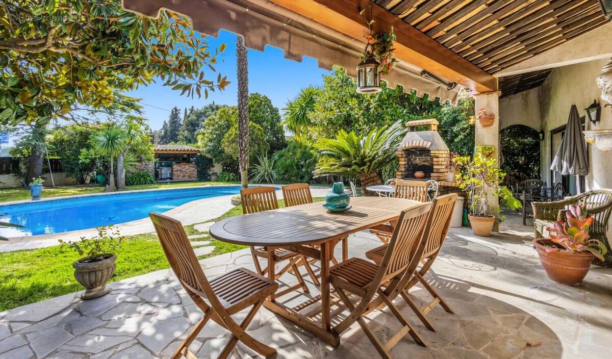 Maison à MOUGINS