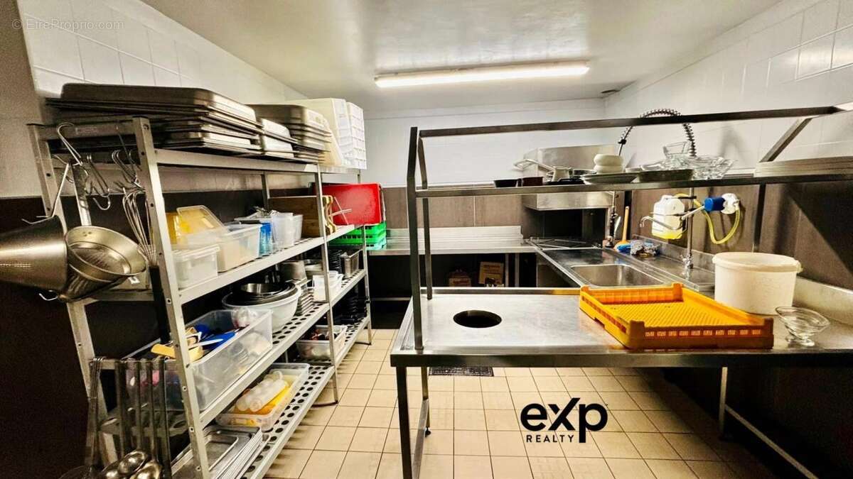 Commerce à VIVIERS-DU-LAC