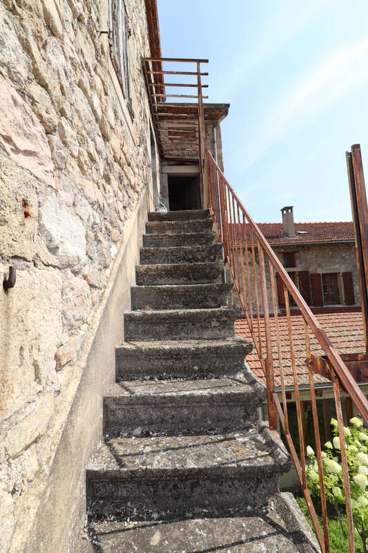 Maison à DESAIGNES