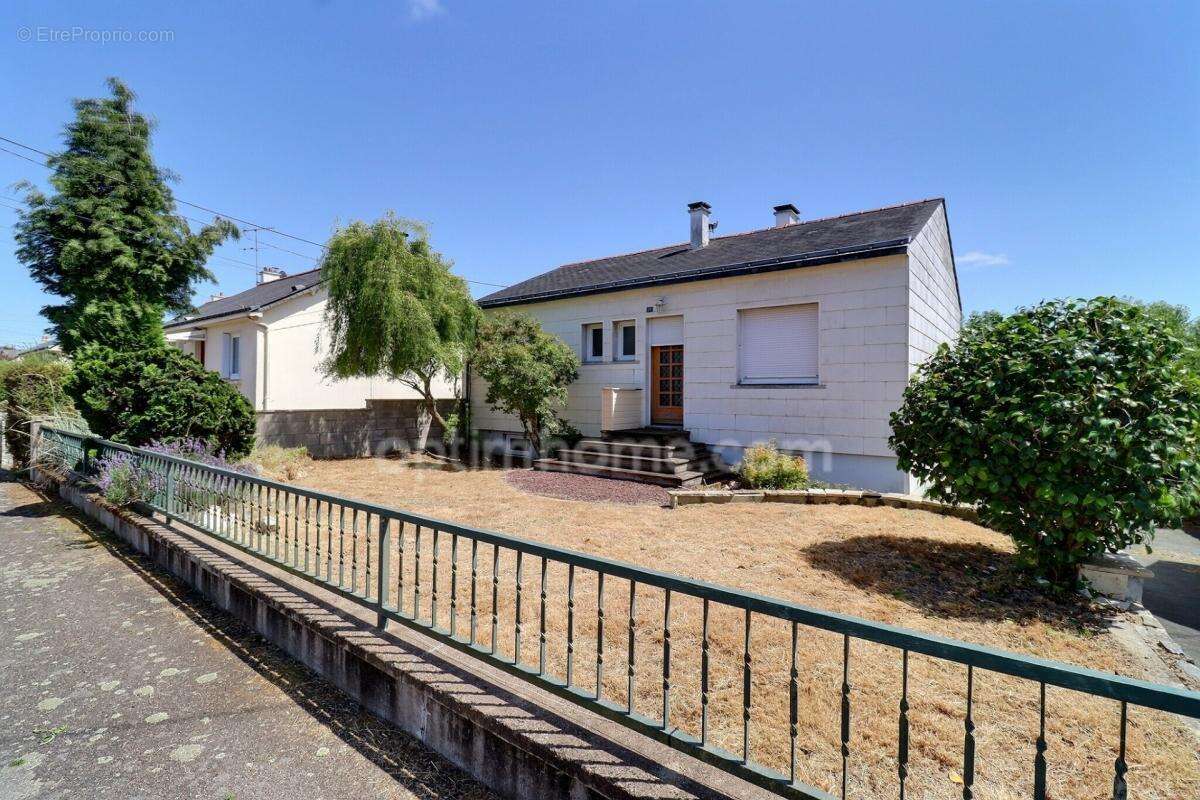 VALLONS-DE-L'ERDRE – Maison familiale T7 (126 m²) au calme : Énergie auto-financée et vie à pied ! - photo 4