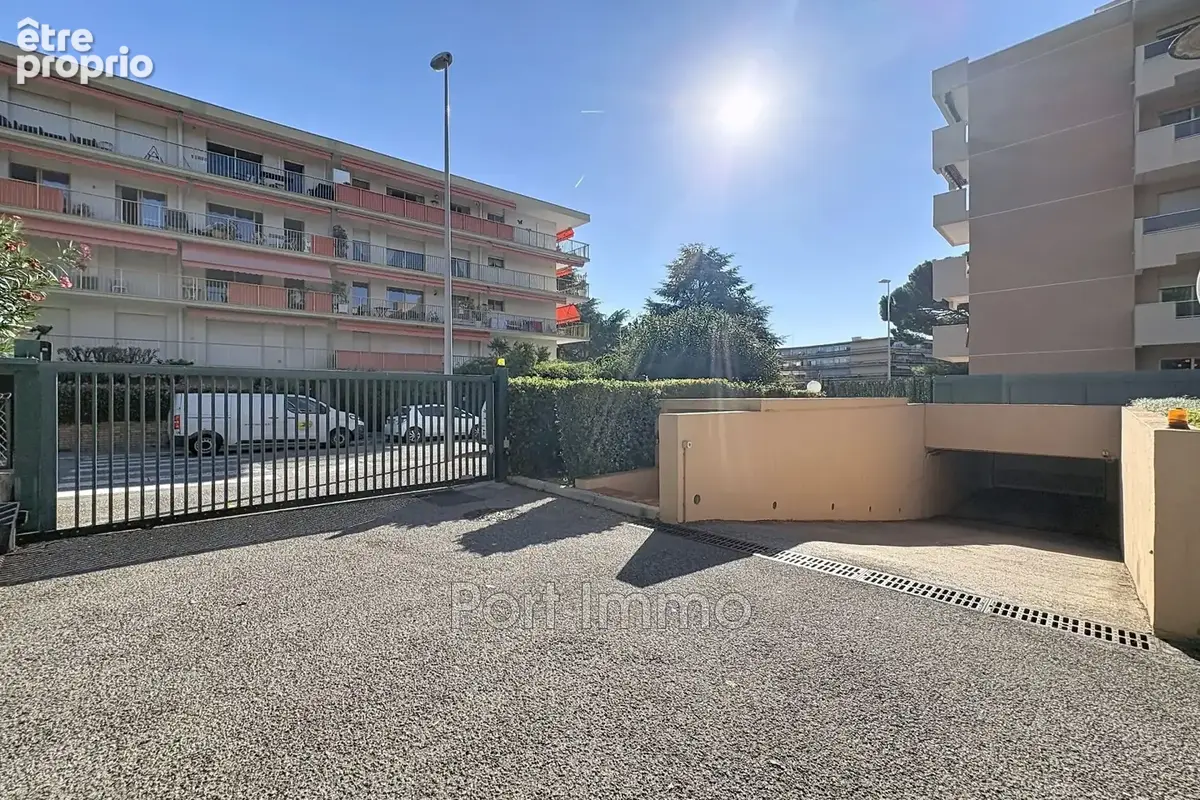 Parking à vendre à Saint-Laurent-Du-Var (06700) - photo 2
