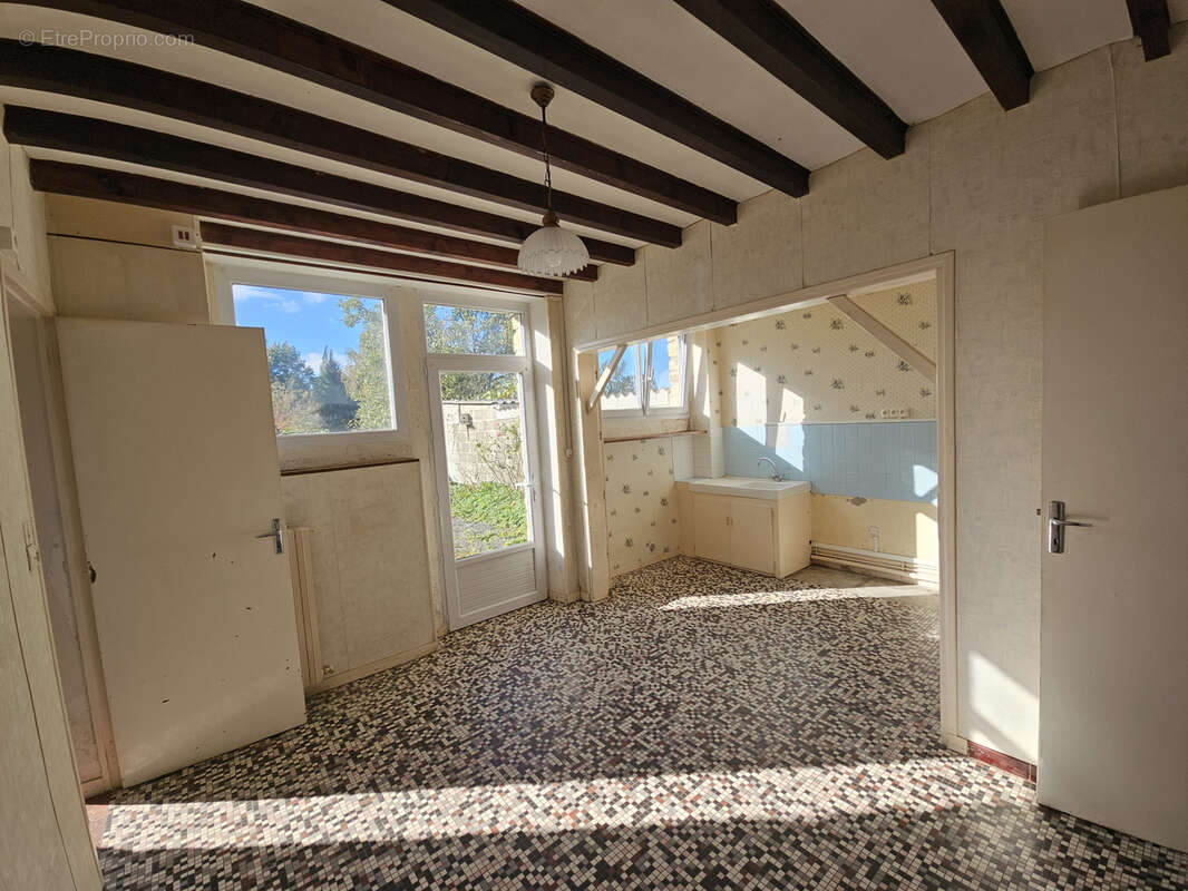 Maison à SAINT-DENIS-LE-GAST