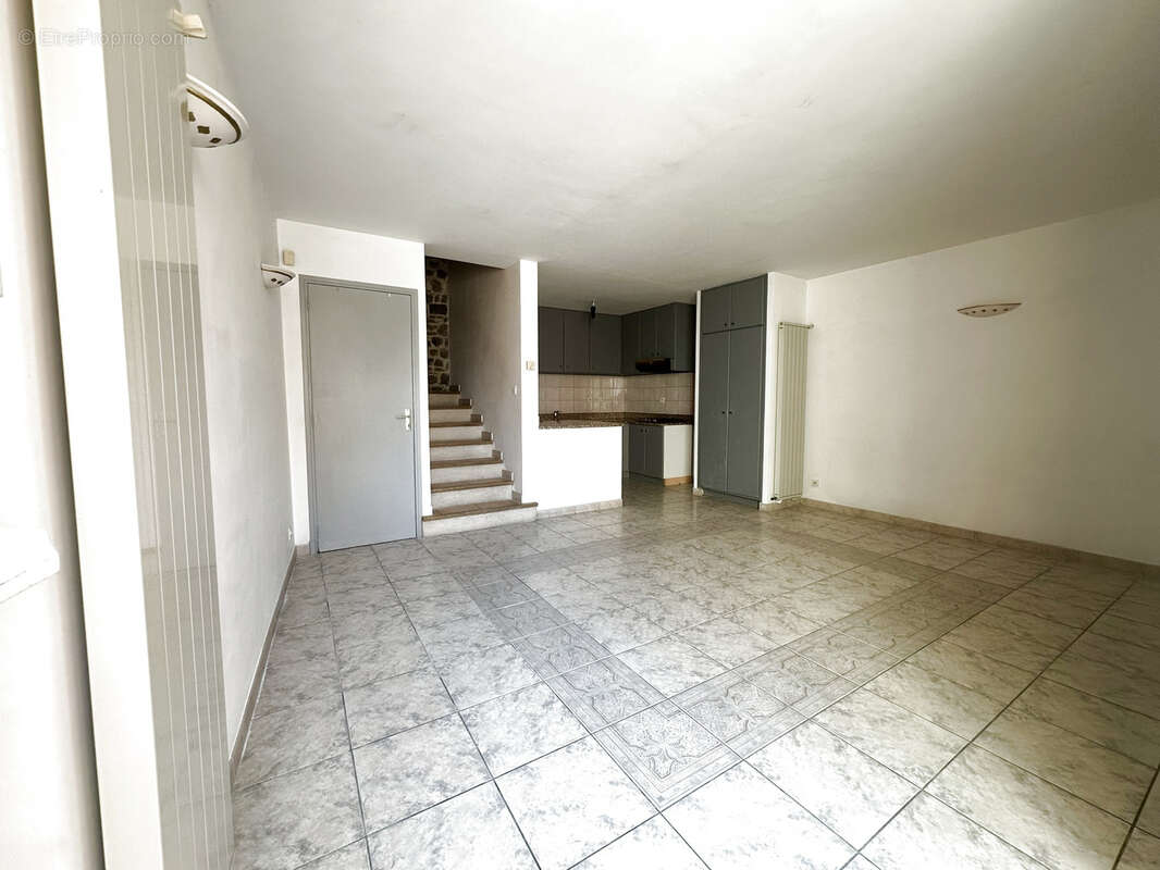 Maison de village 3 pieces 63 m2 a puget sur argens - photo 3