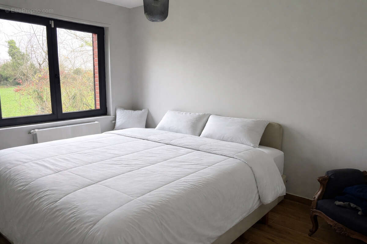 Maison à GROFFLIERS