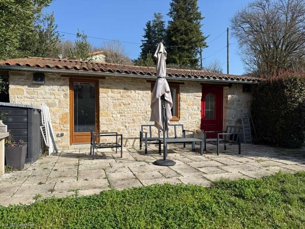 Maison à NANTEUIL-EN-VALLEE