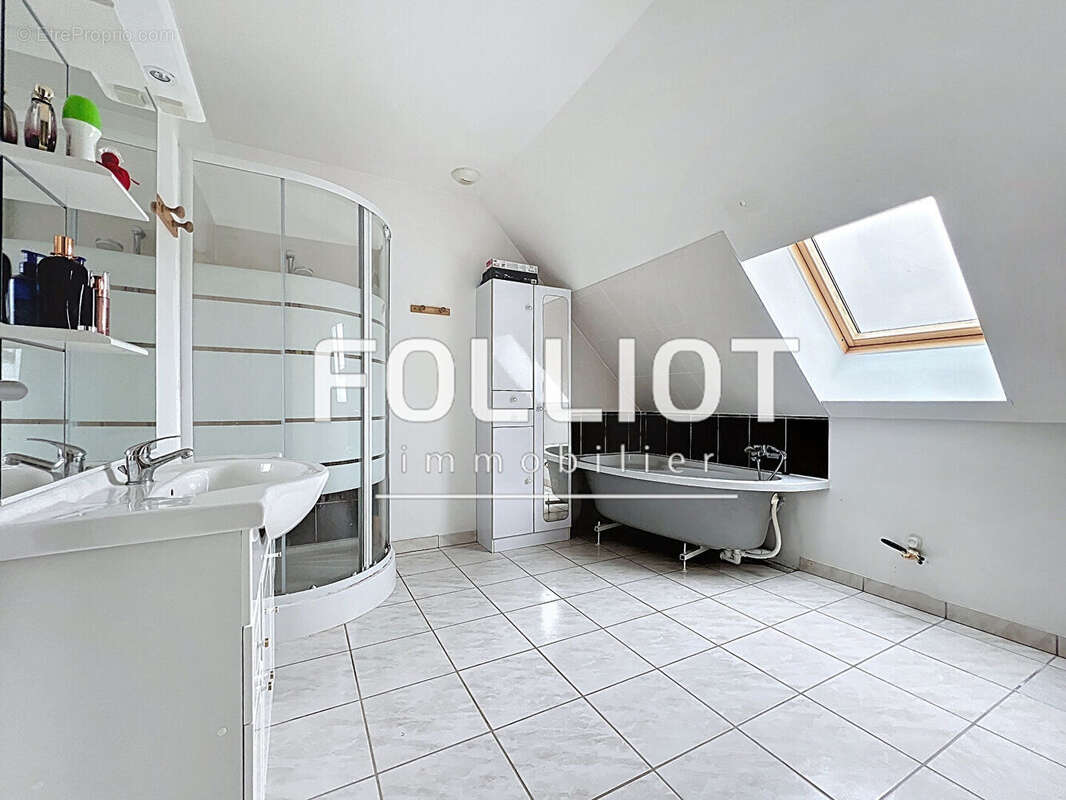 Maison à SAINT-MARTIN-DE-FONTENAY