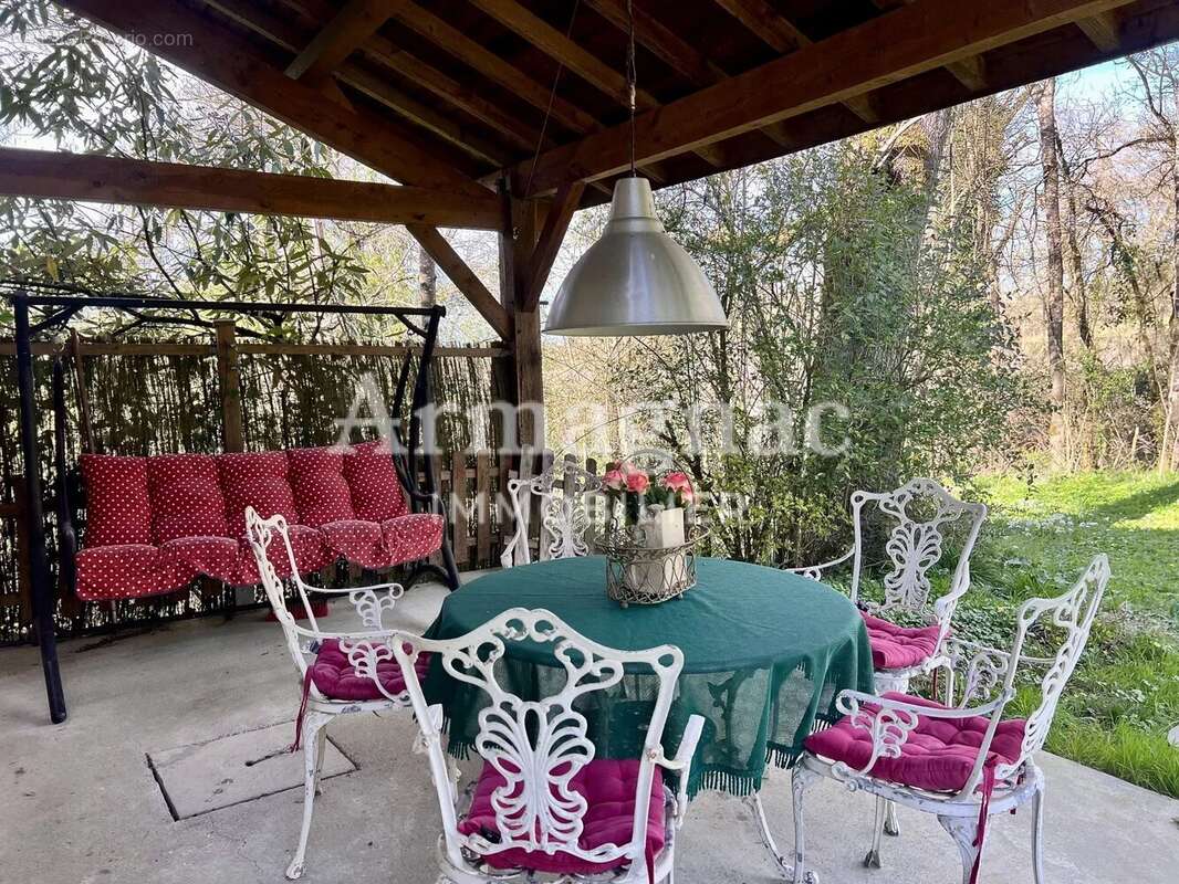 Maison à VIC-FEZENSAC