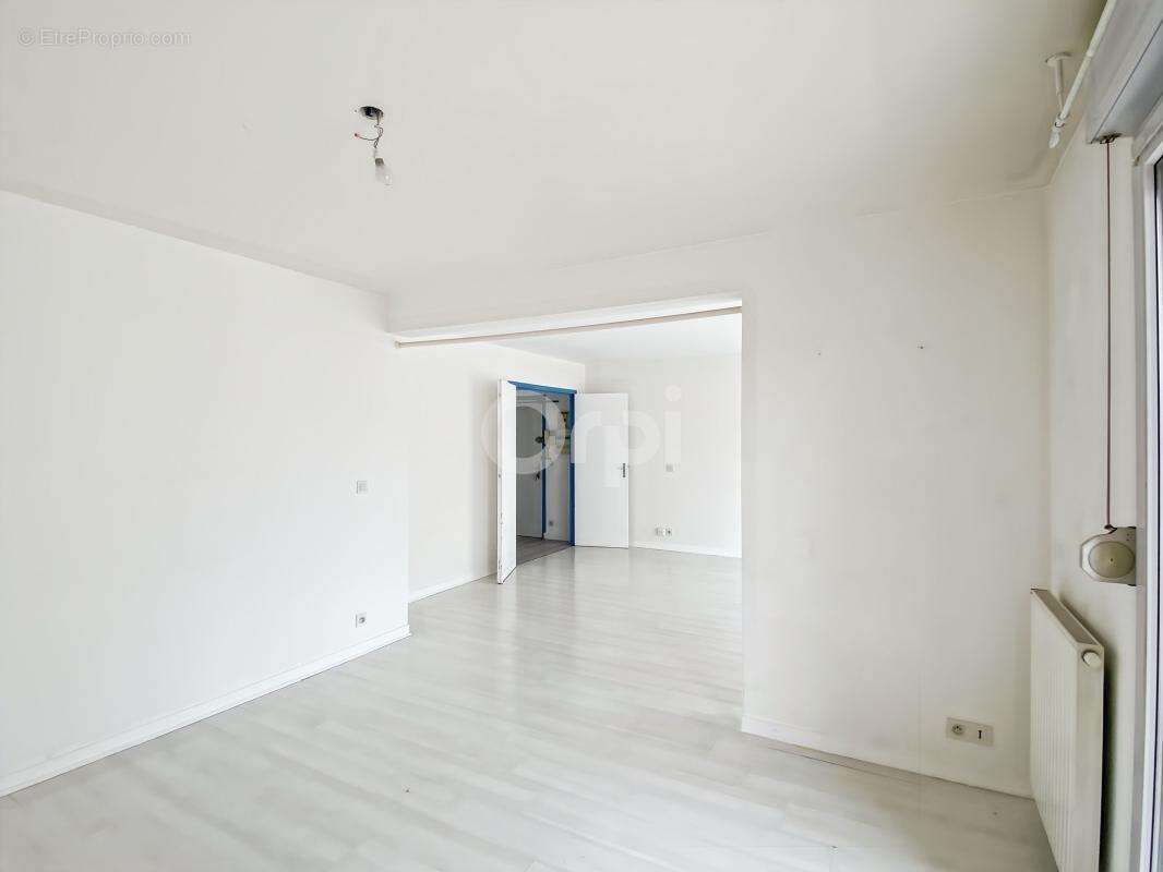 Appartement À Vendre - photo 5