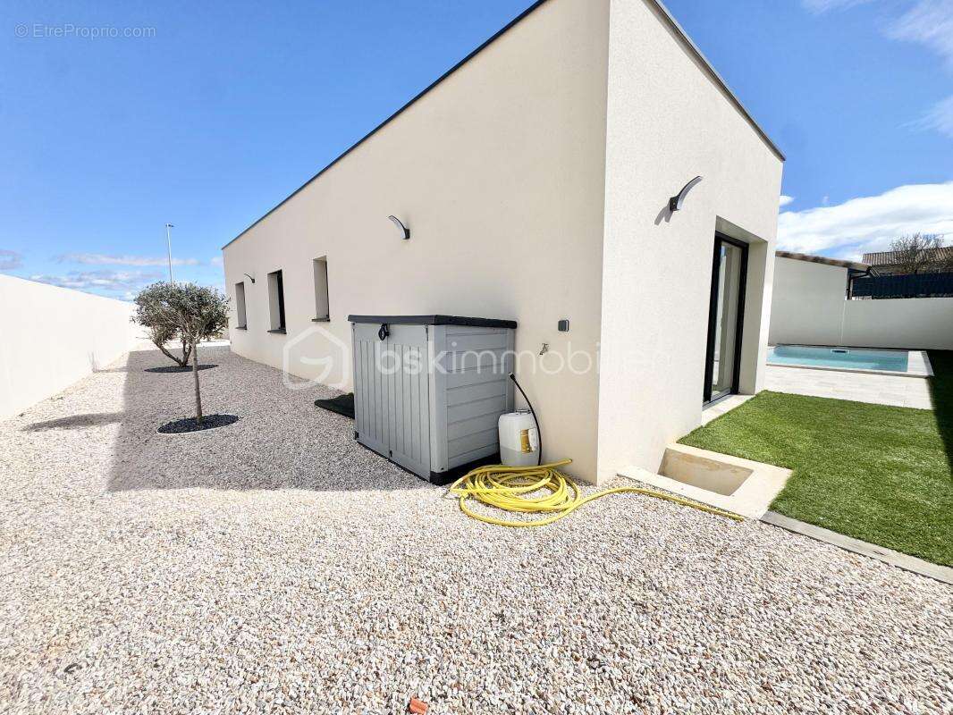 Villa contemporaine T4 de plain-pied 120m2 ,garage et piscine - photo 11