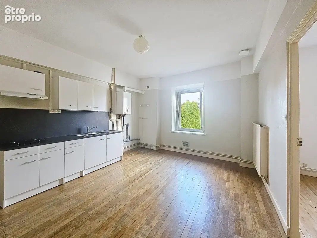 Immeuble de rapport - 6 appartements + 1 local professionnel - photo 2