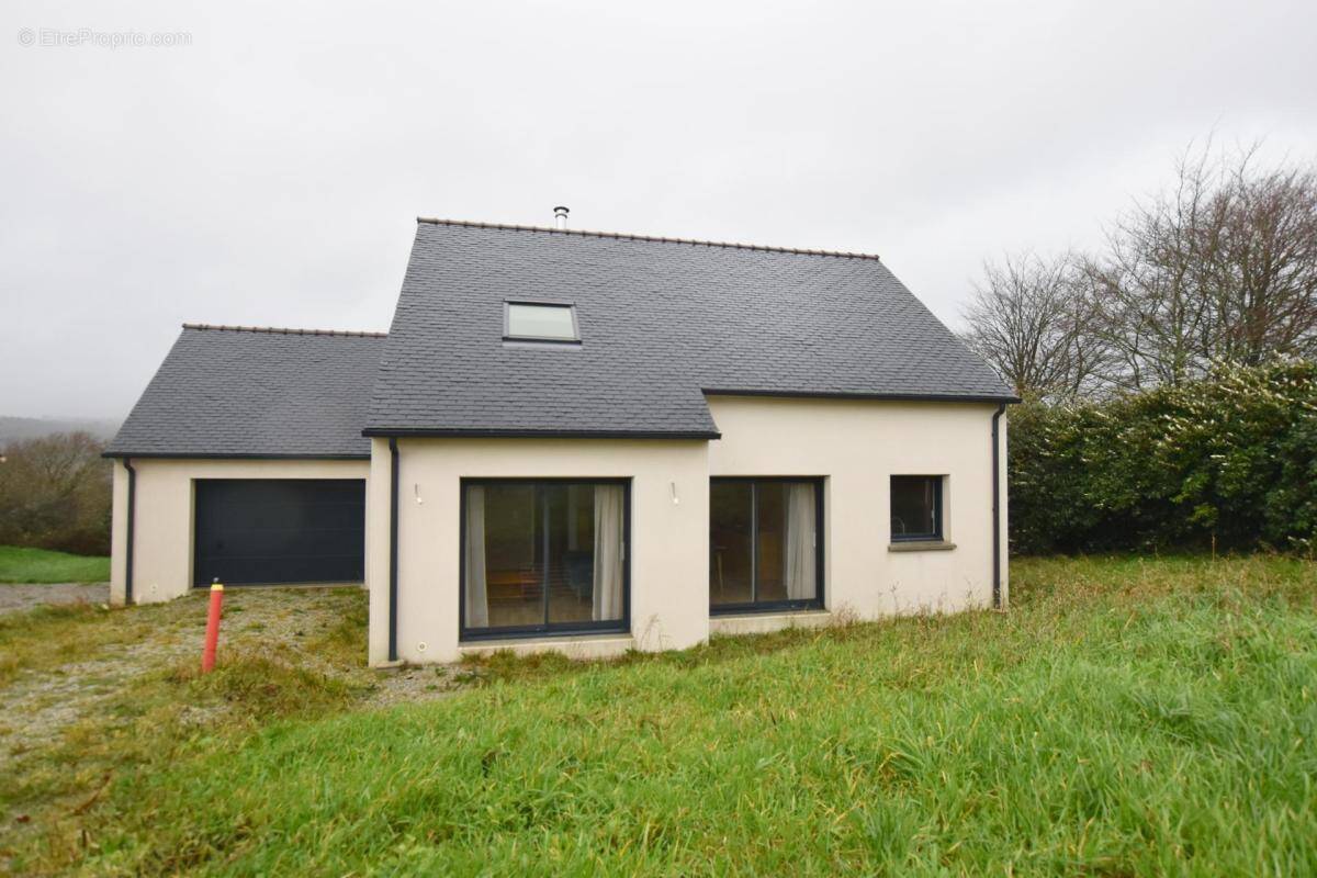 Maison à PLOMODIERN