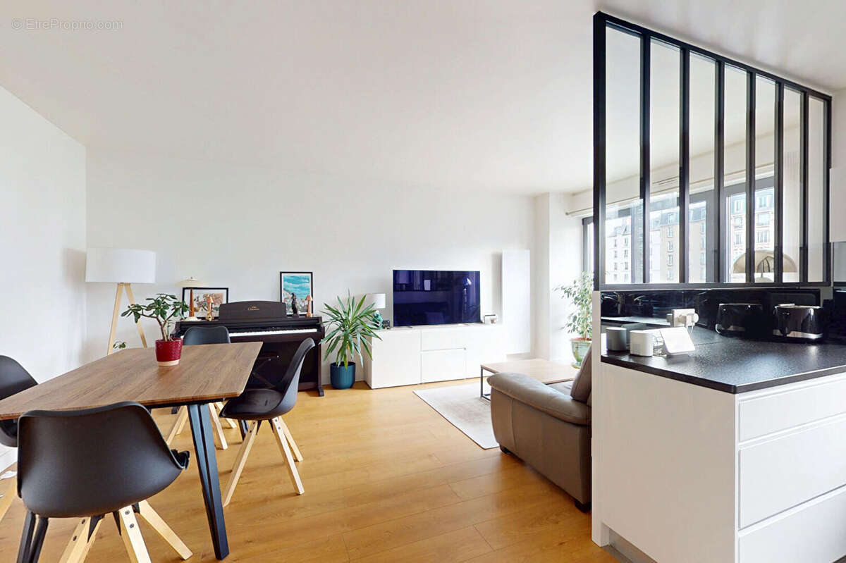 Appartement à PARIS-17E