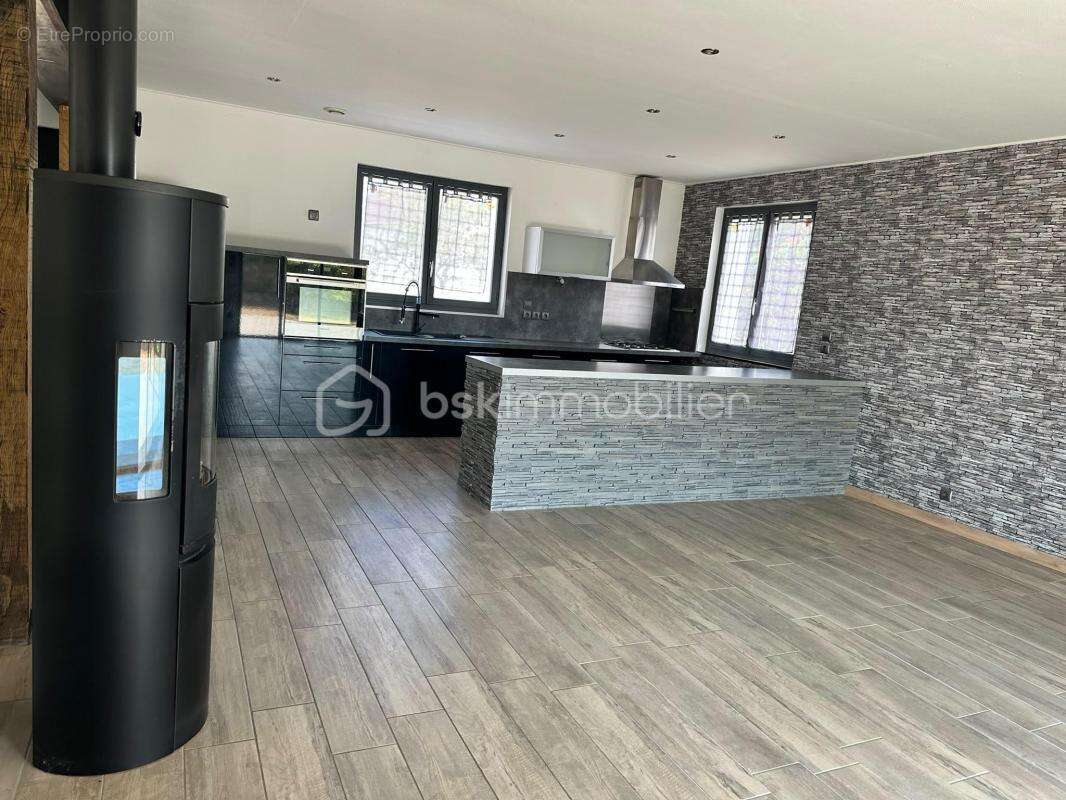 Maison familiale 155 m² – 4 chambres  – Terrain 1 377 m² – Auzouer-en-Touraine - photo 5
